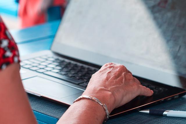 不属于数据库应用系统的是